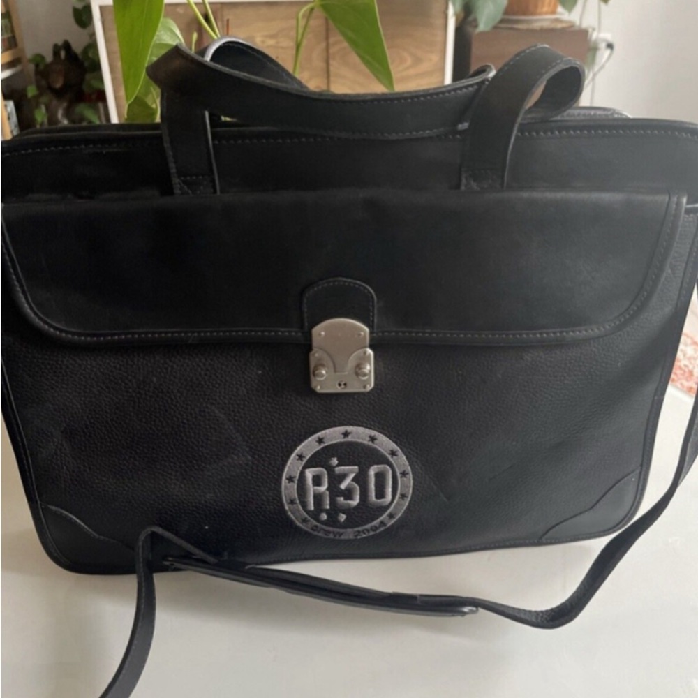Vintage Roots Canada Black Leather Messenger Bag Briefcase Laptop Bag Key Lock